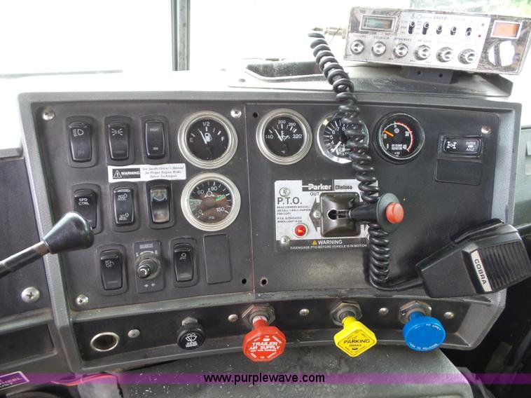 image for item BS9626 2003 Mack RD688S dump truck