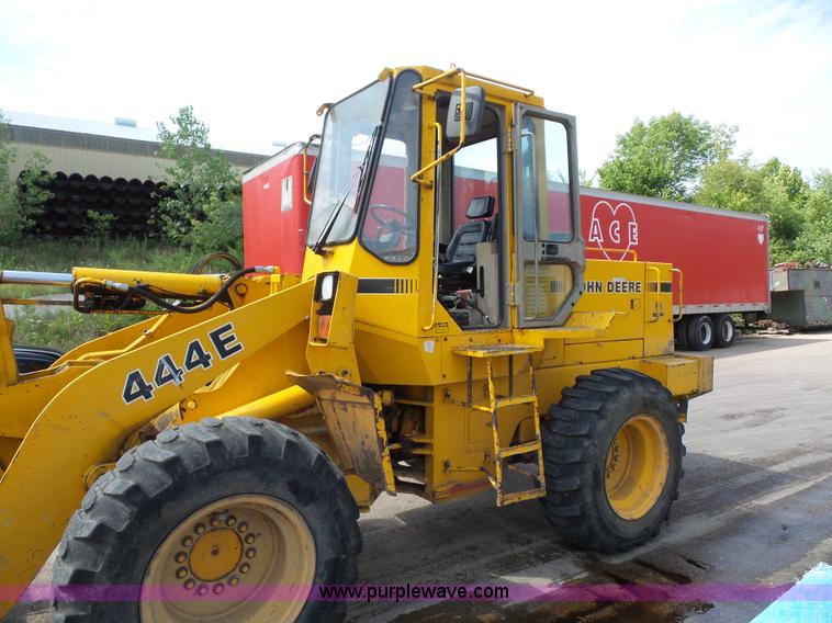 image for item BS9635 1993 John Deere 444E wheel loader