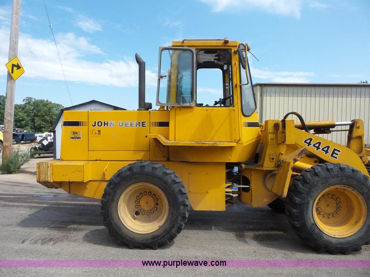 image for item BS9635 1993 John Deere 444E wheel loader