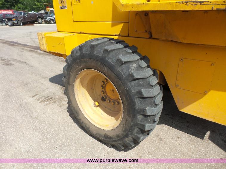 image for item BS9635 1993 John Deere 444E wheel loader