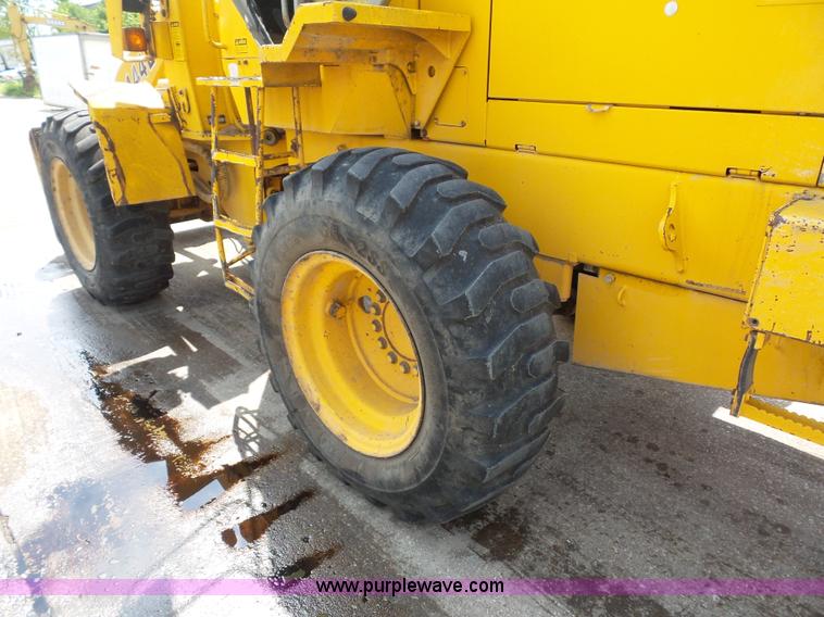 image for item BS9635 1993 John Deere 444E wheel loader