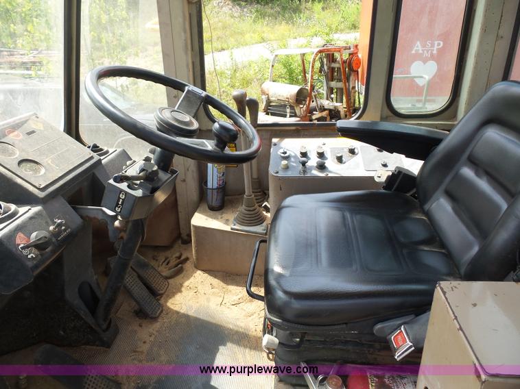 image for item BS9635 1993 John Deere 444E wheel loader