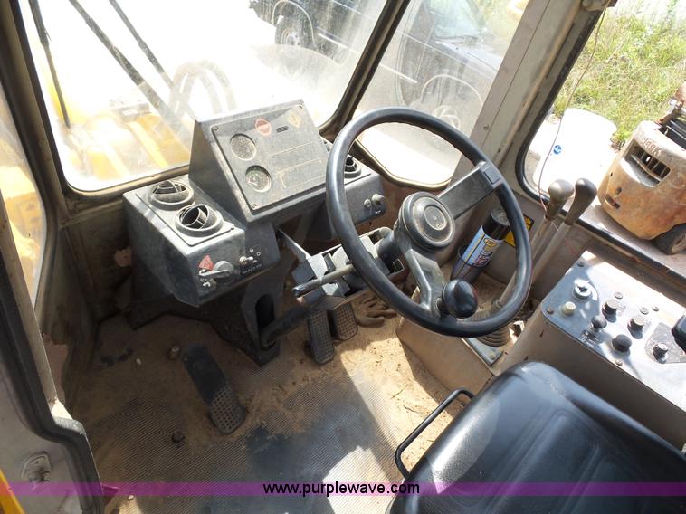 image for item BS9635 1993 John Deere 444E wheel loader