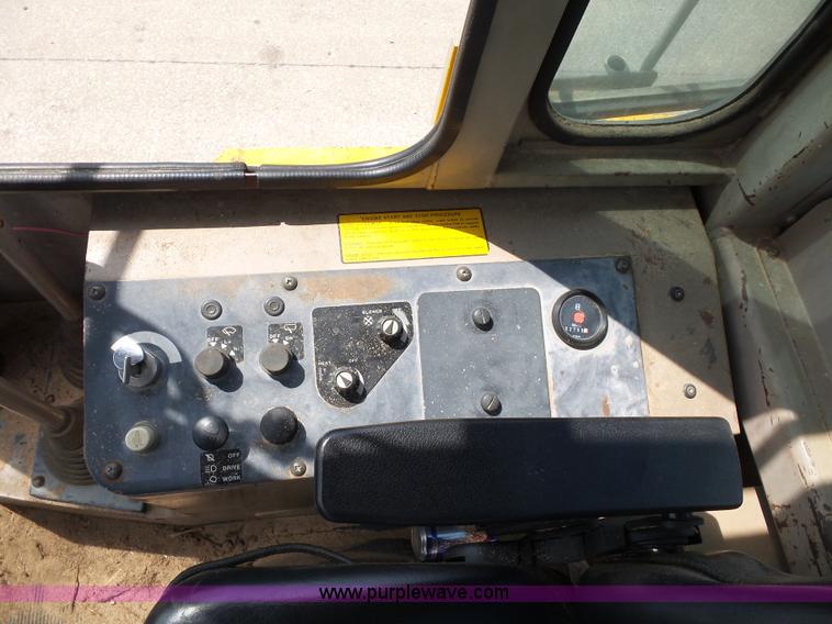 image for item BS9635 1993 John Deere 444E wheel loader