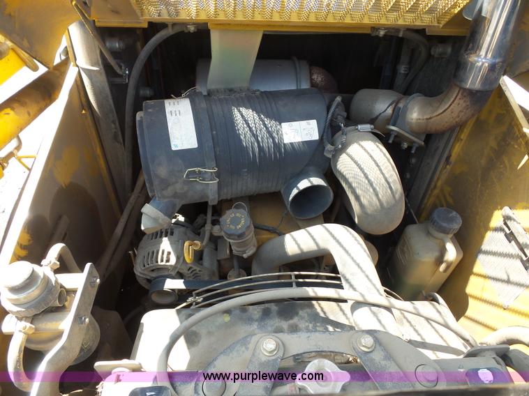 image for item BS9636 2005 John Deere 325 skid steer