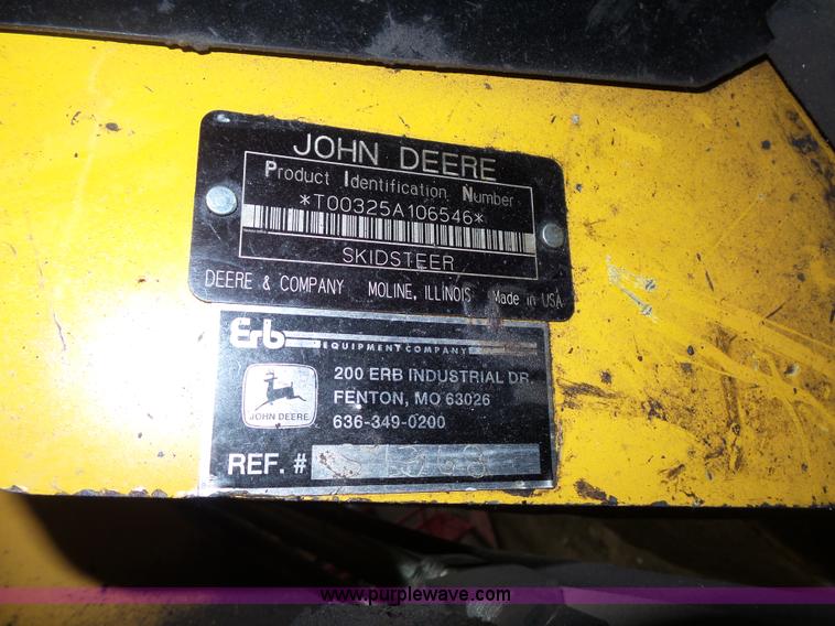 image for item BS9636 2005 John Deere 325 skid steer
