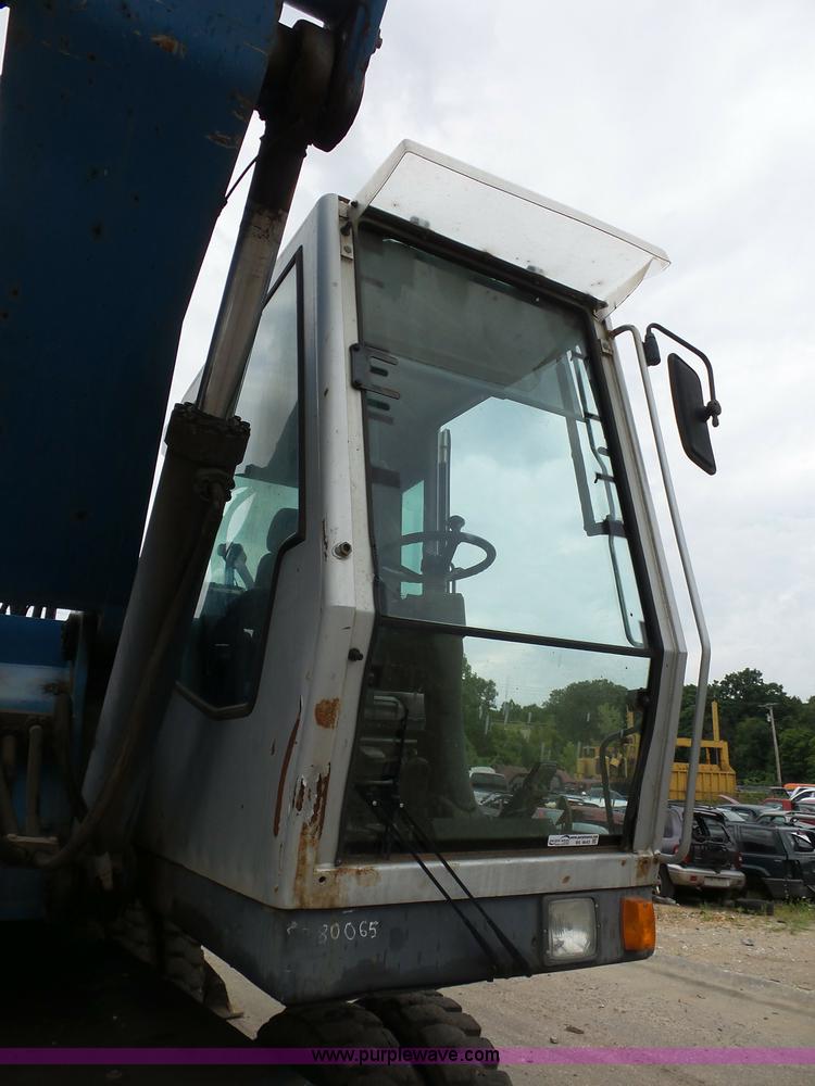 image for item BS9643 2005 Terex-Fuchs MHL340 rubber tire excavator