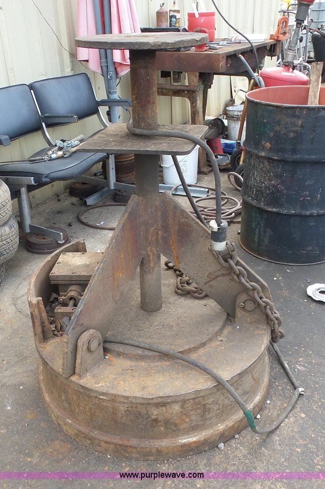 image for item BS9643 2005 Terex-Fuchs MHL340 rubber tire excavator