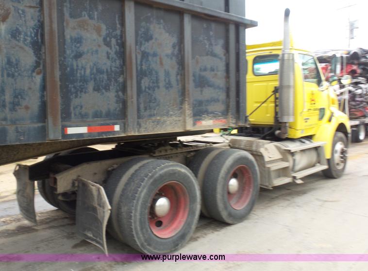 image for item BS9645 2006 Sterling A9500 semi truck