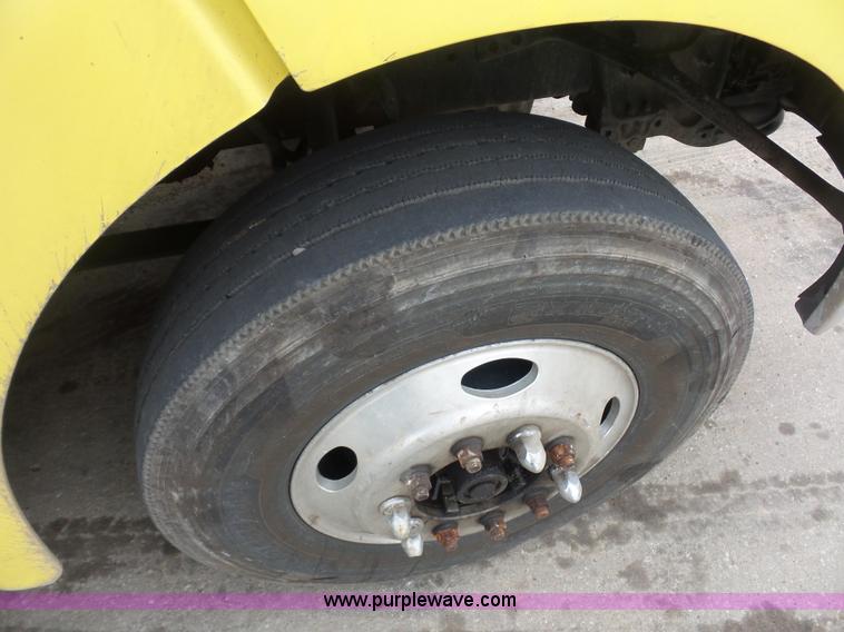 image for item BS9645 2006 Sterling A9500 semi truck