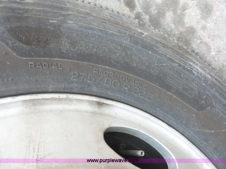 image for item BS9645 2006 Sterling A9500 semi truck