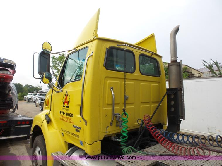 image for item BS9645 2006 Sterling A9500 semi truck