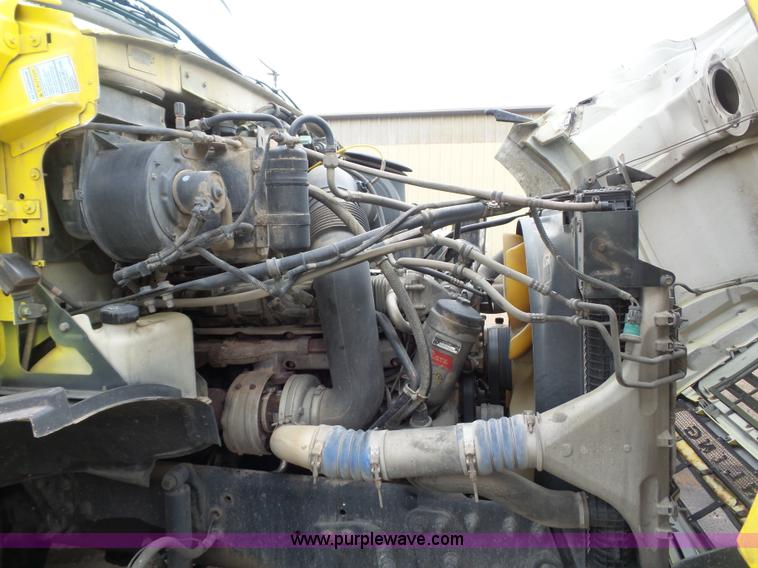 image for item BS9645 2006 Sterling A9500 semi truck