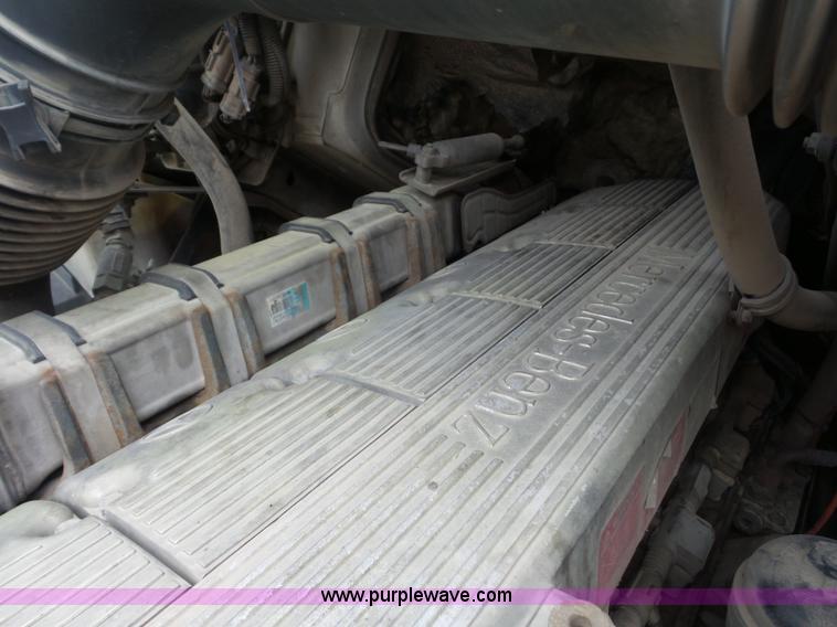 image for item BS9645 2006 Sterling A9500 semi truck