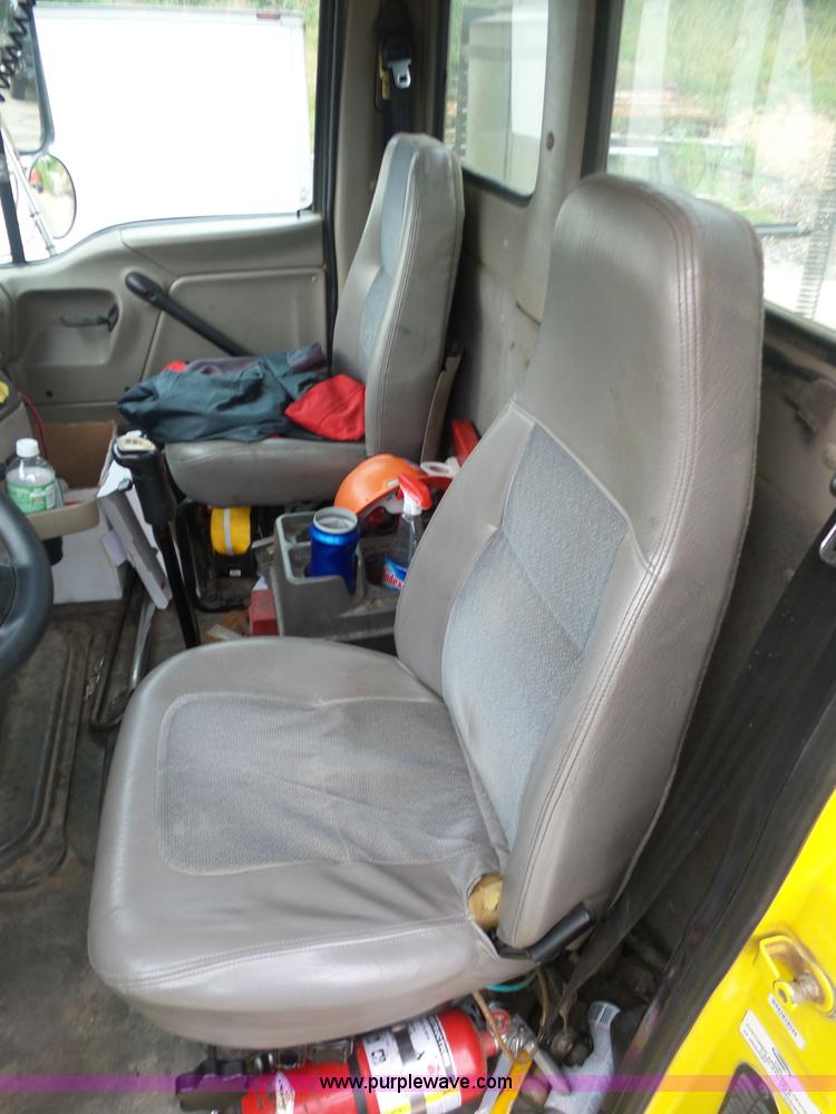 image for item BS9645 2006 Sterling A9500 semi truck