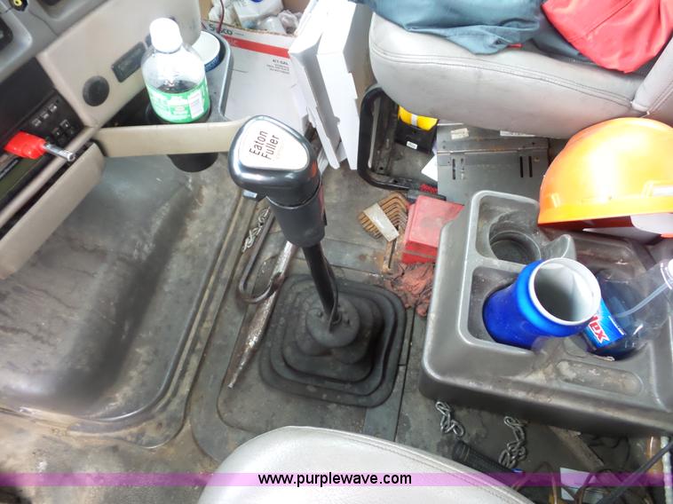 image for item BS9645 2006 Sterling A9500 semi truck