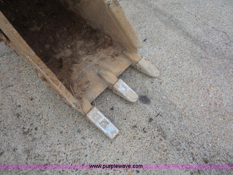 image for item BS9650 2005 John Deere 160C LC excavator