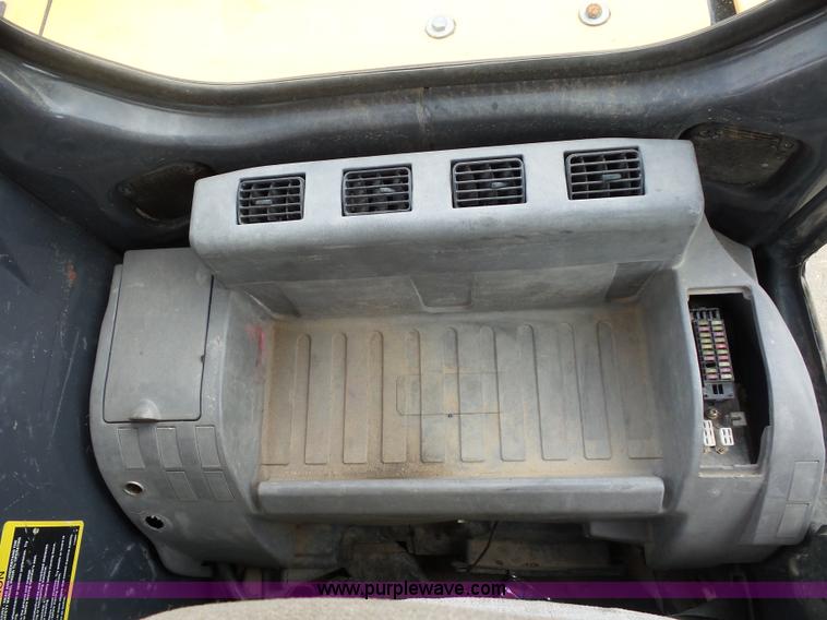 image for item BS9650 2005 John Deere 160C LC excavator