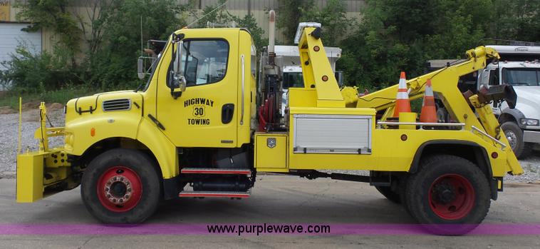 image for item BS9651 2009 Freightliner Business Class M2 wrecker truck