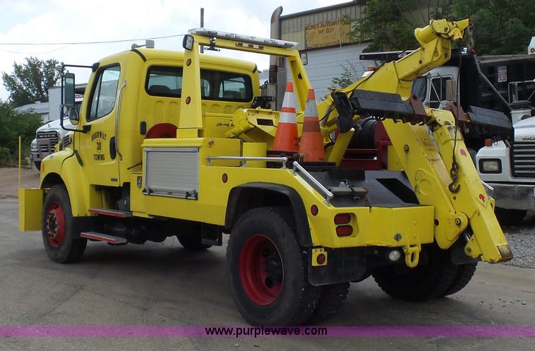 image for item BS9651 2009 Freightliner Business Class M2 wrecker truck