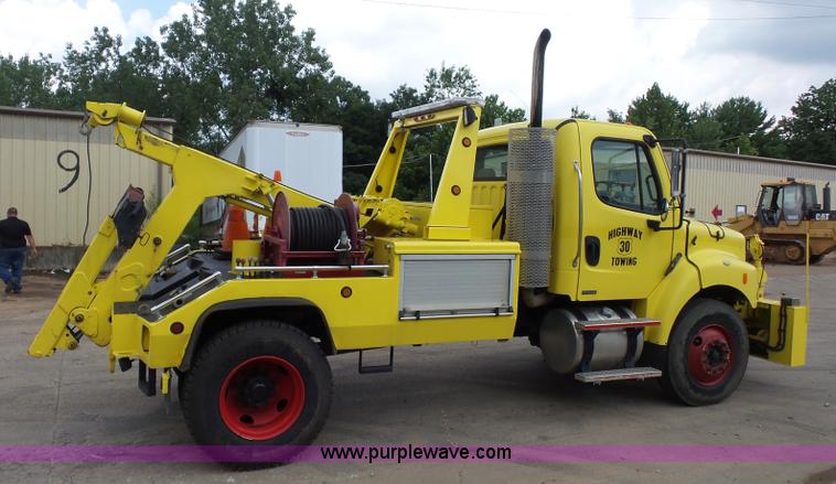 image for item BS9651 2009 Freightliner Business Class M2 wrecker truck