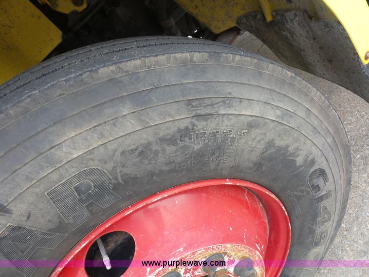 image for item BS9651 2009 Freightliner Business Class M2 wrecker truck