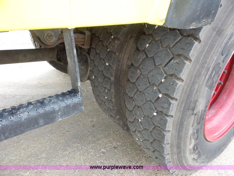 image for item BS9651 2009 Freightliner Business Class M2 wrecker truck