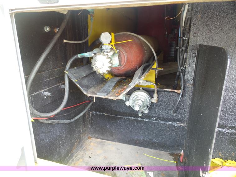 image for item BS9651 2009 Freightliner Business Class M2 wrecker truck