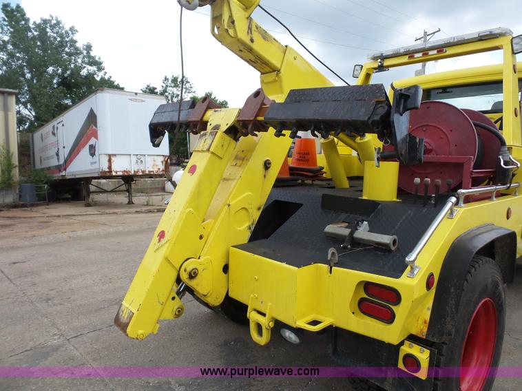 image for item BS9651 2009 Freightliner Business Class M2 wrecker truck