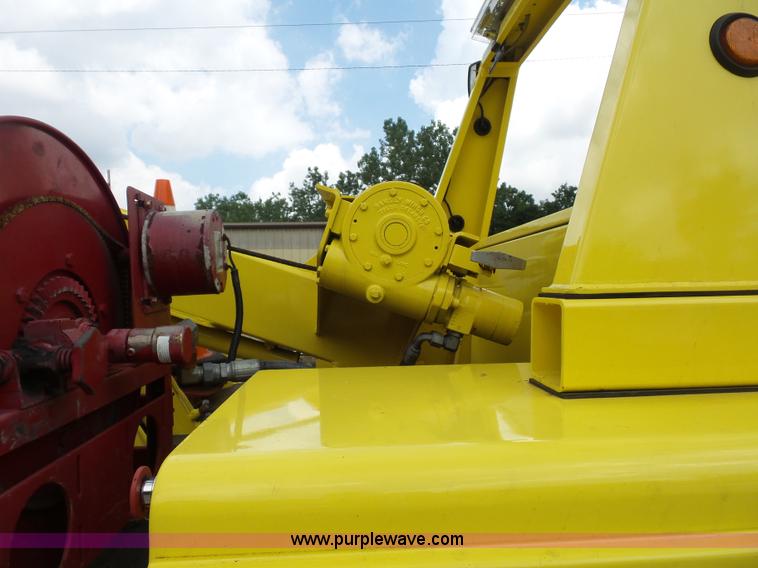 image for item BS9651 2009 Freightliner Business Class M2 wrecker truck