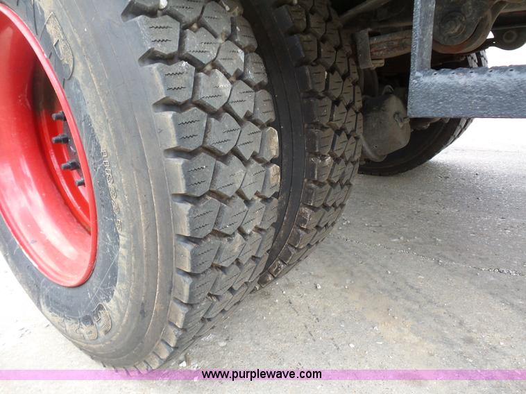 image for item BS9651 2009 Freightliner Business Class M2 wrecker truck