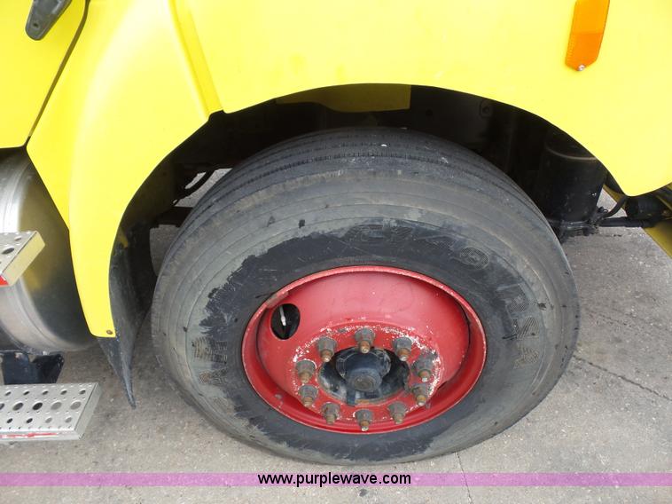 image for item BS9651 2009 Freightliner Business Class M2 wrecker truck