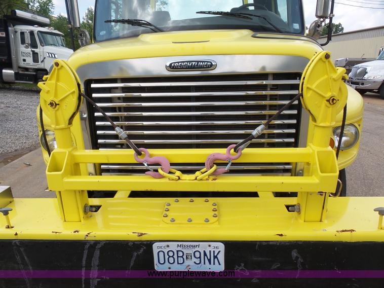 image for item BS9651 2009 Freightliner Business Class M2 wrecker truck