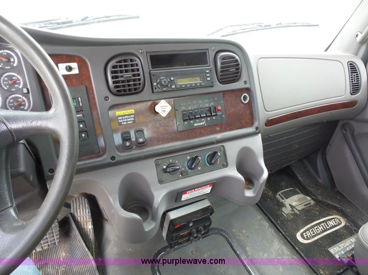 image for item BS9651 2009 Freightliner Business Class M2 wrecker truck