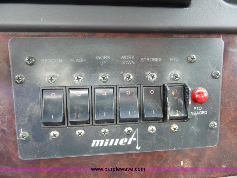 image for item BS9651 2009 Freightliner Business Class M2 wrecker truck