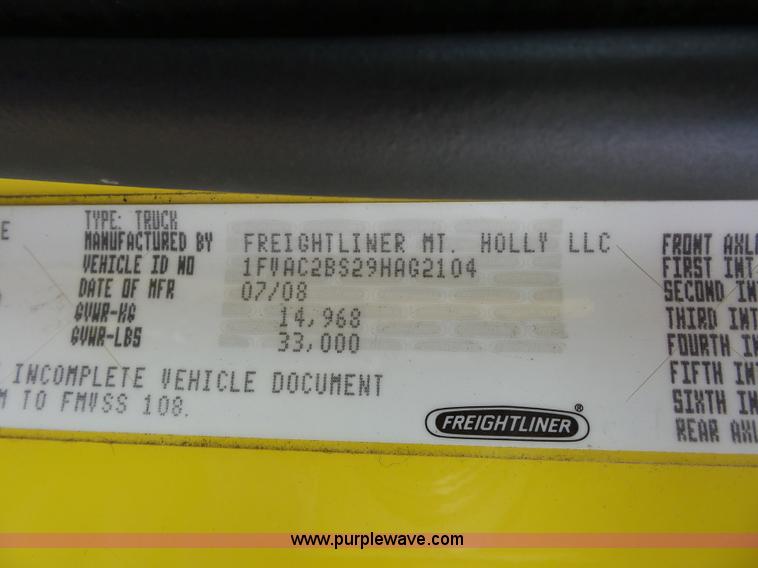 image for item BS9651 2009 Freightliner Business Class M2 wrecker truck