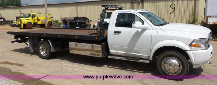image for item BS9652 2011 Dodge Ram 5500HD rollback truck
