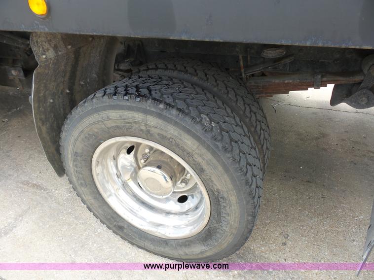 image for item BS9652 2011 Dodge Ram 5500HD rollback truck