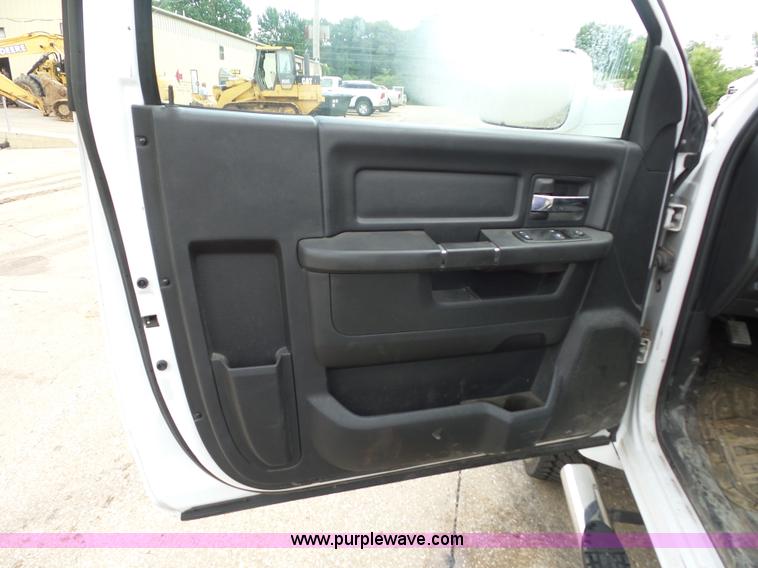 image for item BS9652 2011 Dodge Ram 5500HD rollback truck