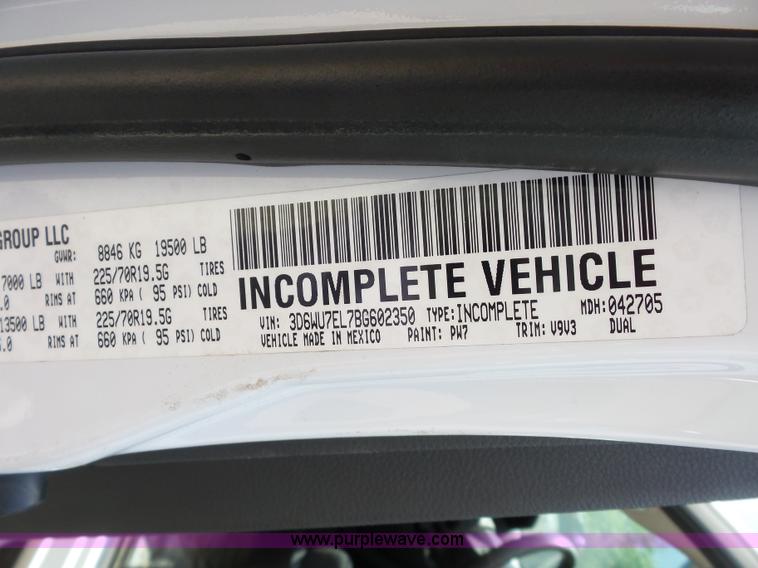 image for item BS9652 2011 Dodge Ram 5500HD rollback truck