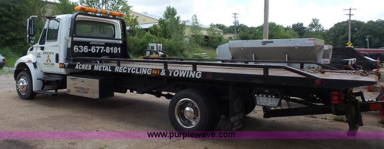 image for item BS9655 2005 International 4200 rollback truck