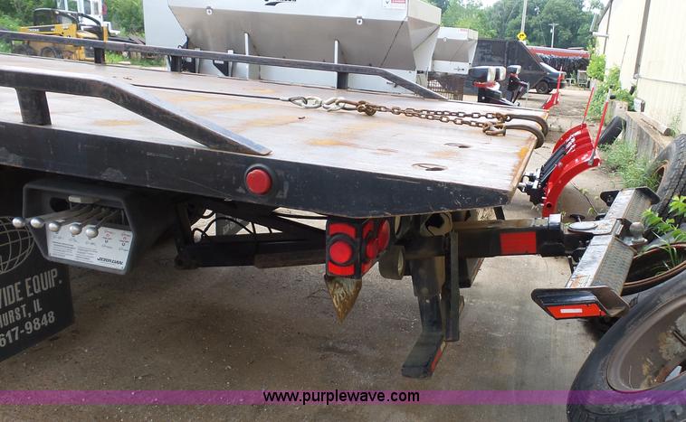 image for item BS9655 2005 International 4200 rollback truck