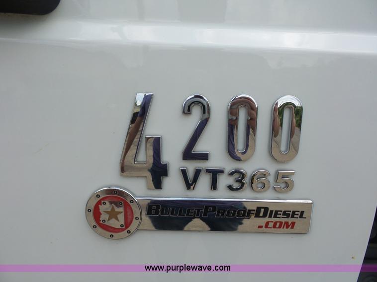 image for item BS9655 2005 International 4200 rollback truck