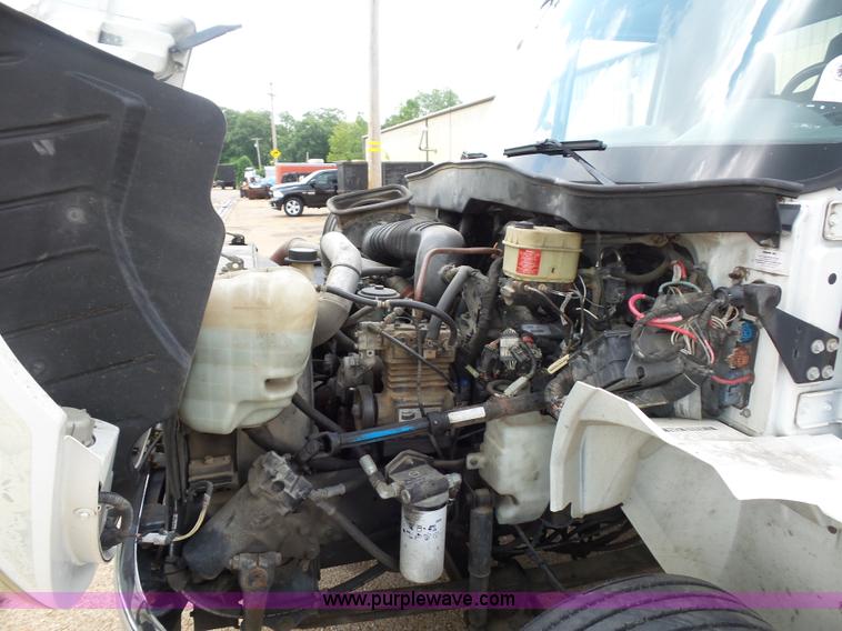 image for item BS9655 2005 International 4200 rollback truck