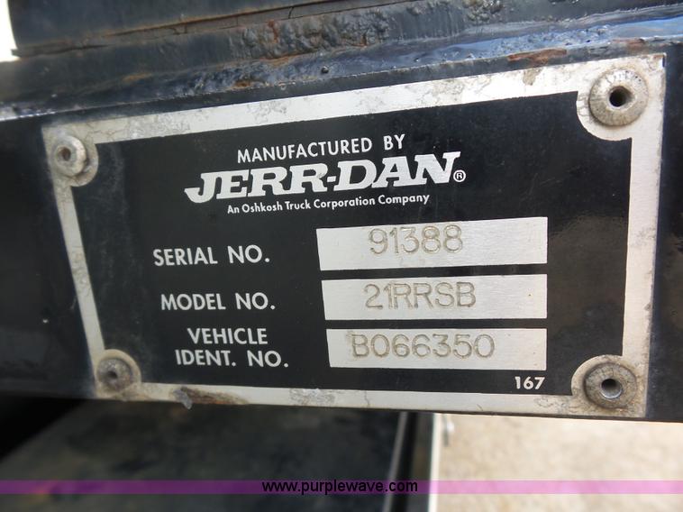 image for item BS9655 2005 International 4200 rollback truck