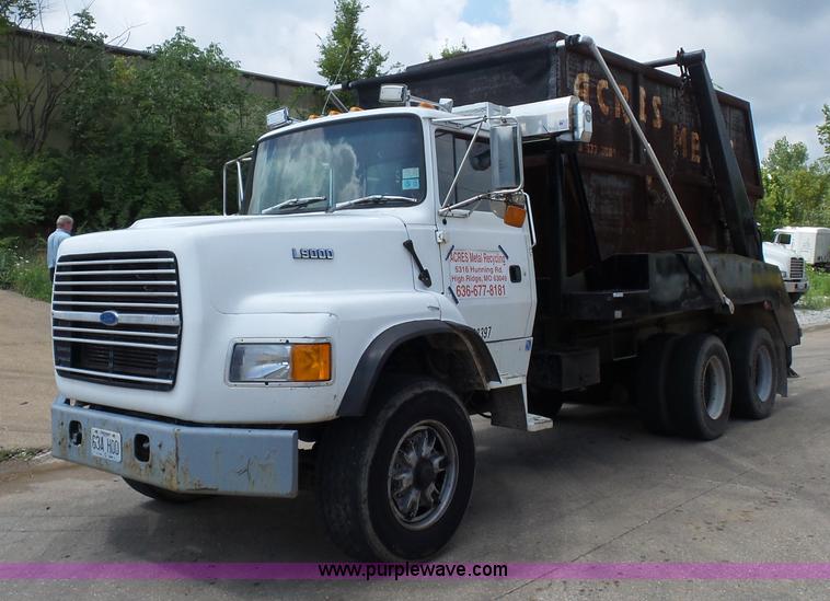 image for item BS9656 1994 Ford LTS9000 lugger truck