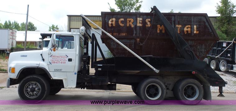 image for item BS9656 1994 Ford LTS9000 lugger truck