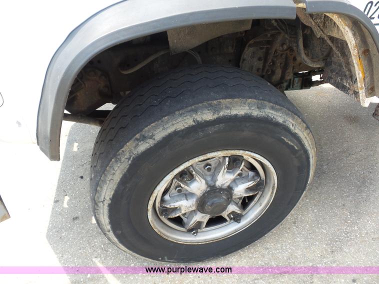 image for item BS9656 1994 Ford LTS9000 lugger truck