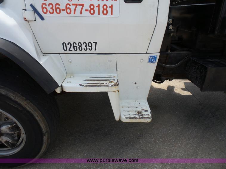 image for item BS9656 1994 Ford LTS9000 lugger truck