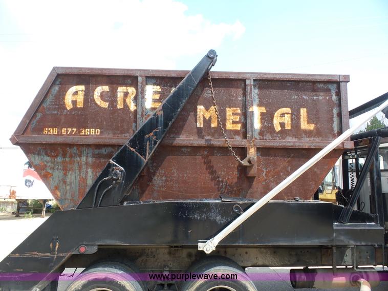 image for item BS9656 1994 Ford LTS9000 lugger truck